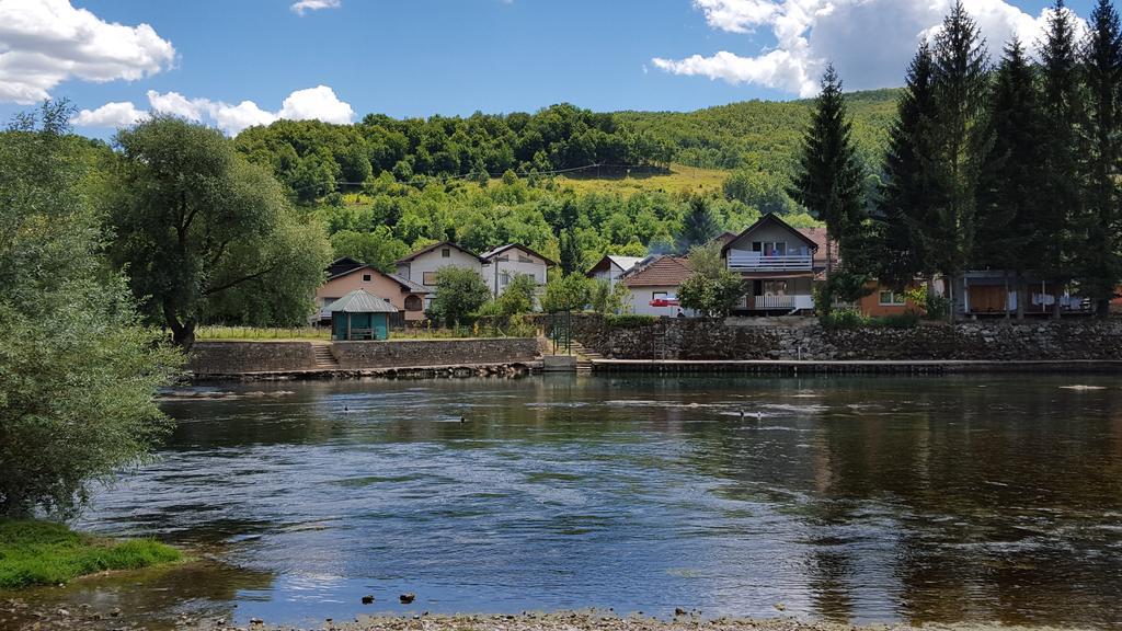 Apartment Sajra Kulen Vakuf Kültér fotó
