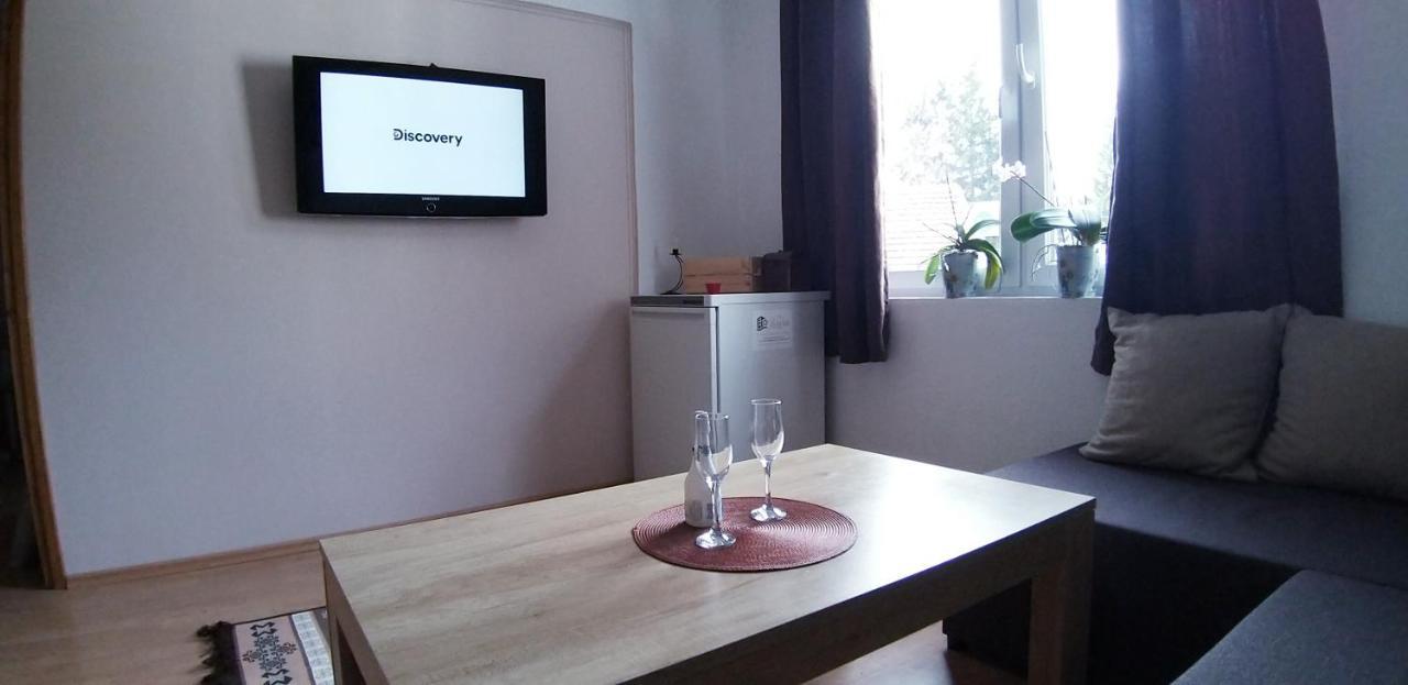 Apartment Sajra Kulen Vakuf Kültér fotó